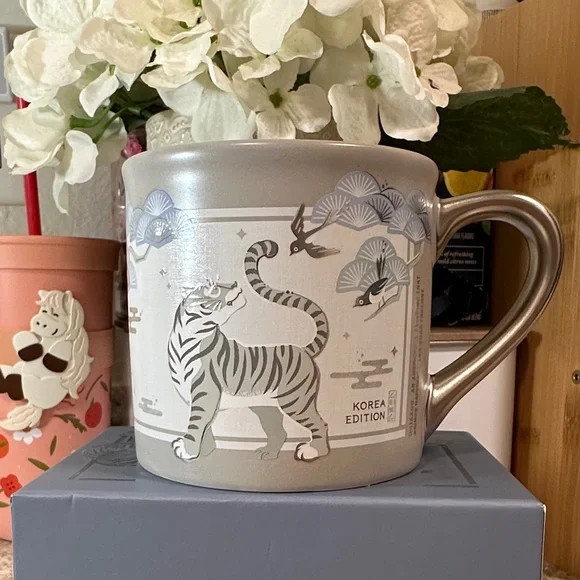 Starbucks Korea Hojakdo Ceramic Mug, Limited Edition - Picture 2 of 7